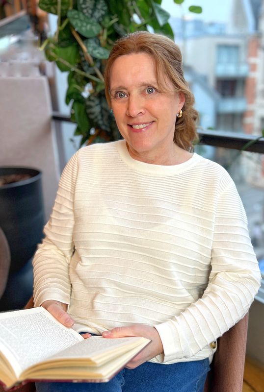 Andrea knappegenser krem