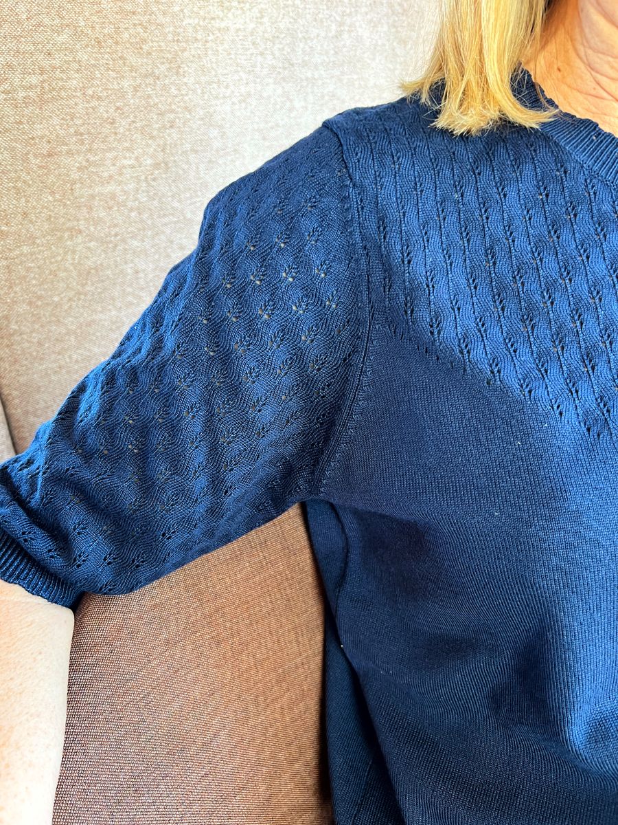 Lisen strikket topp blå