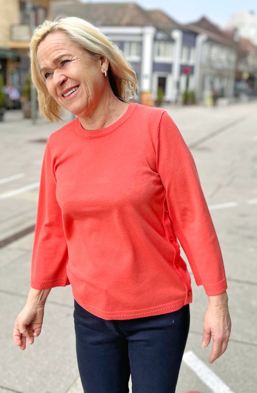 Sølvi tynn strikkegenser melon