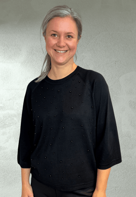 Trine blusegenser med perler sort