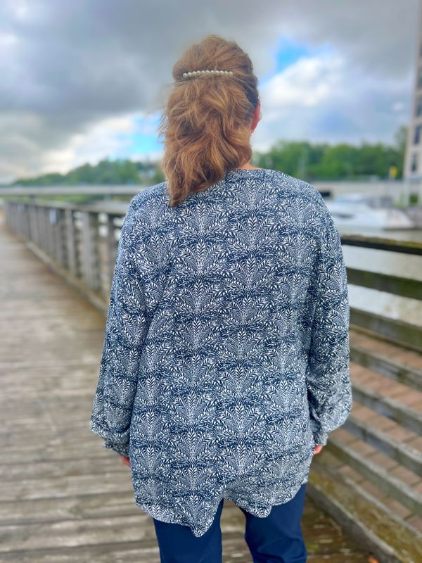 Marion bluse blå påfugl