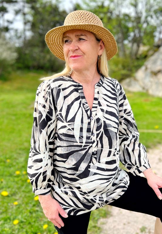 Lett stråhatt sand