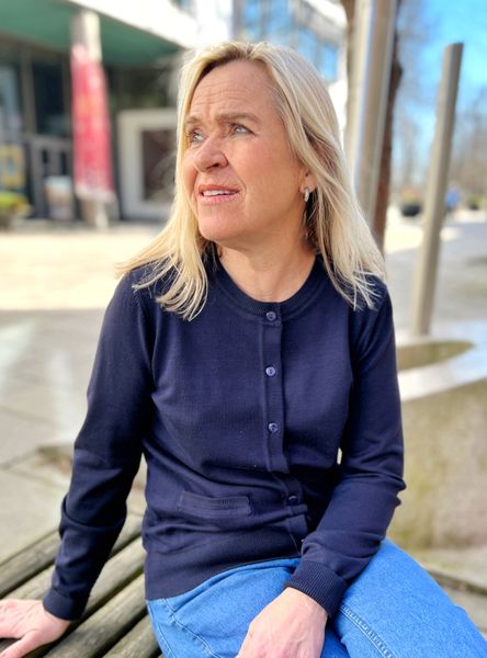 Hovedbilde Amalie klassisk cardigan marineblå