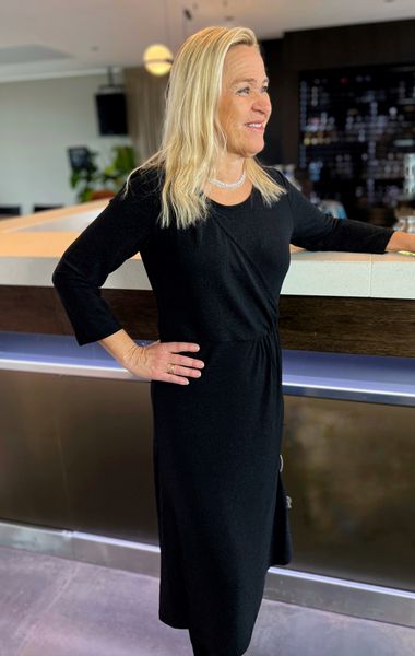 Hovedbilde Tora kjole crossover svart