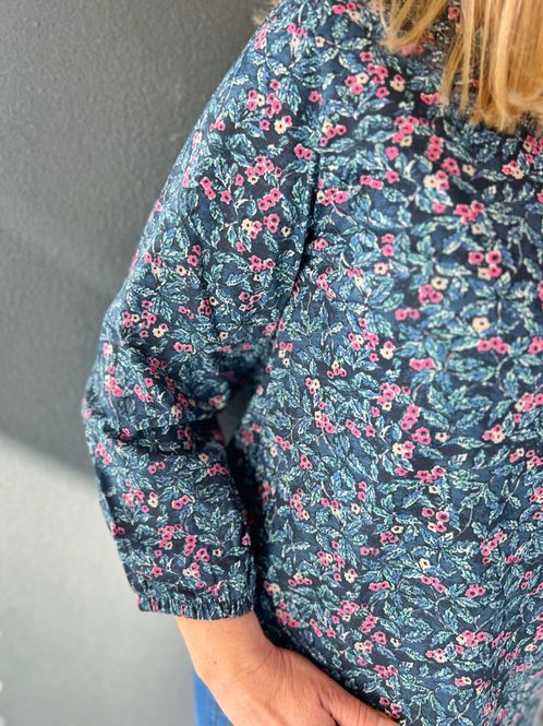 Hovedbilde Julie topp blå blomst
