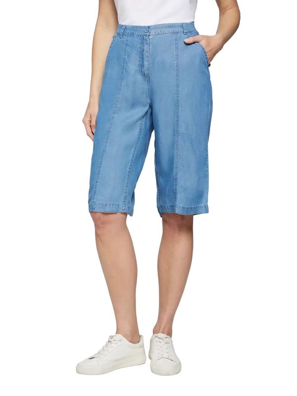 Sølvi ledig capri