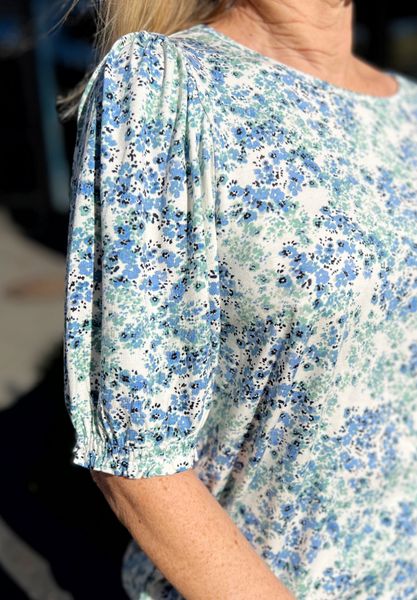 Hovedbilde Irene t-shirt blomstereng