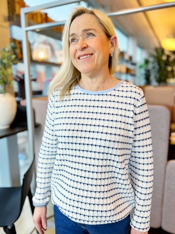 Renate stripet genser hvit og blå