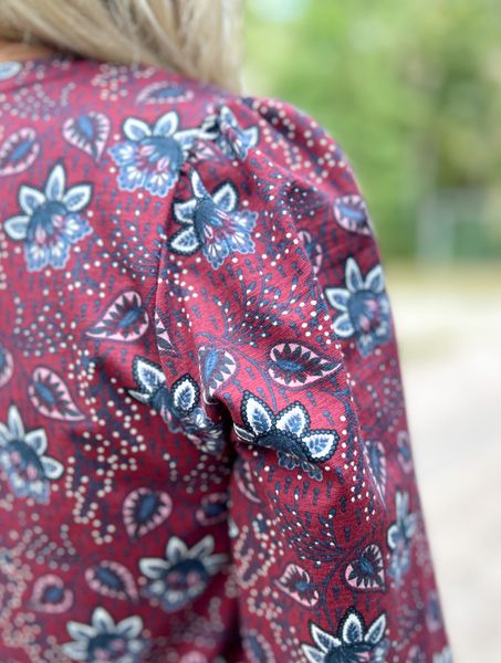 Hovedbilde Aud topp burgunder blomst